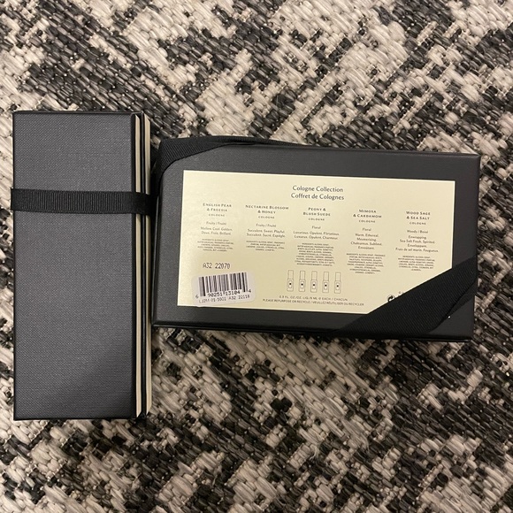 2 empty Jo Malone boxes with ribbon. - Picture 6 of 6